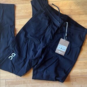 On Running Dark Leggings